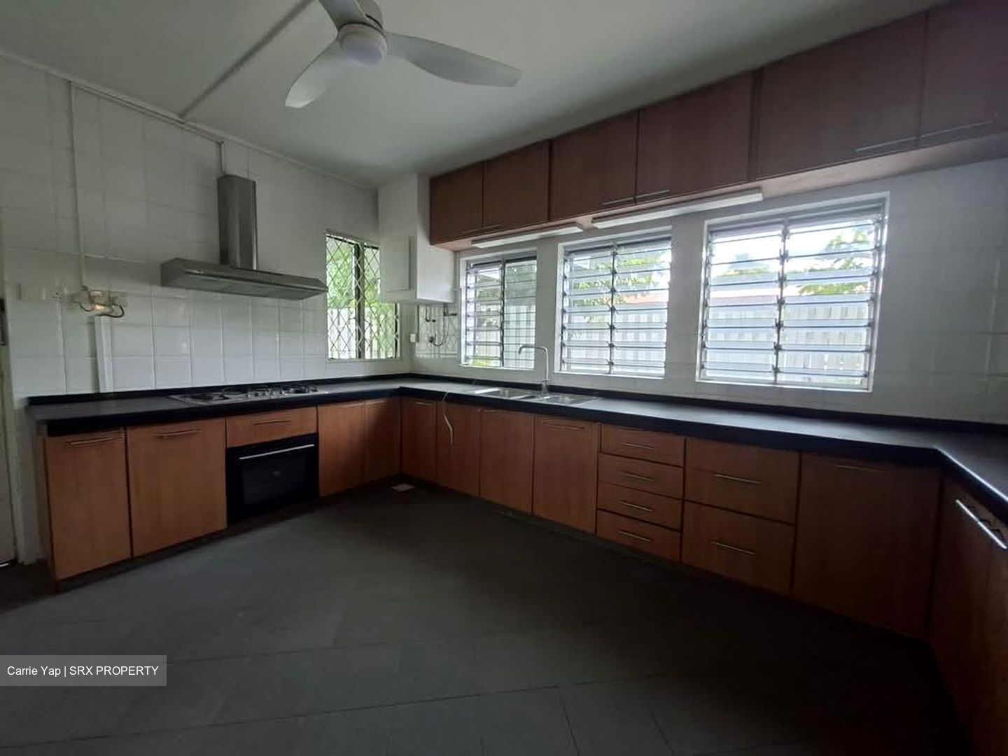 Holland Road (D10), Detached #561981281